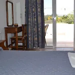 Petasos 1 *