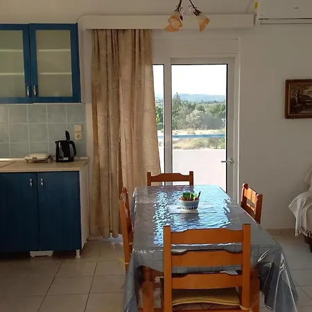 Apartment Petasos 1 *