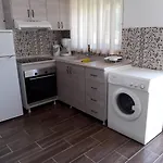 Petasos 1 * Jenádi